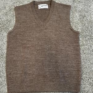 Vintage Basic‎ Essential Sleaze Academia